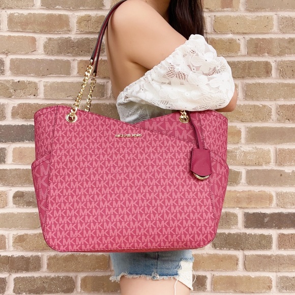 Michael Kors Handbags - Michael Kors Jet Set Travel Large Chain Shoulder Tote Berry Pink Multi